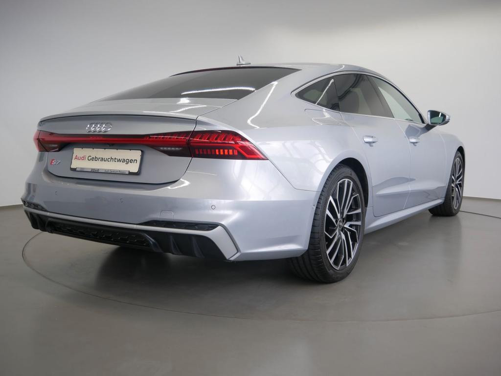 Audi S7