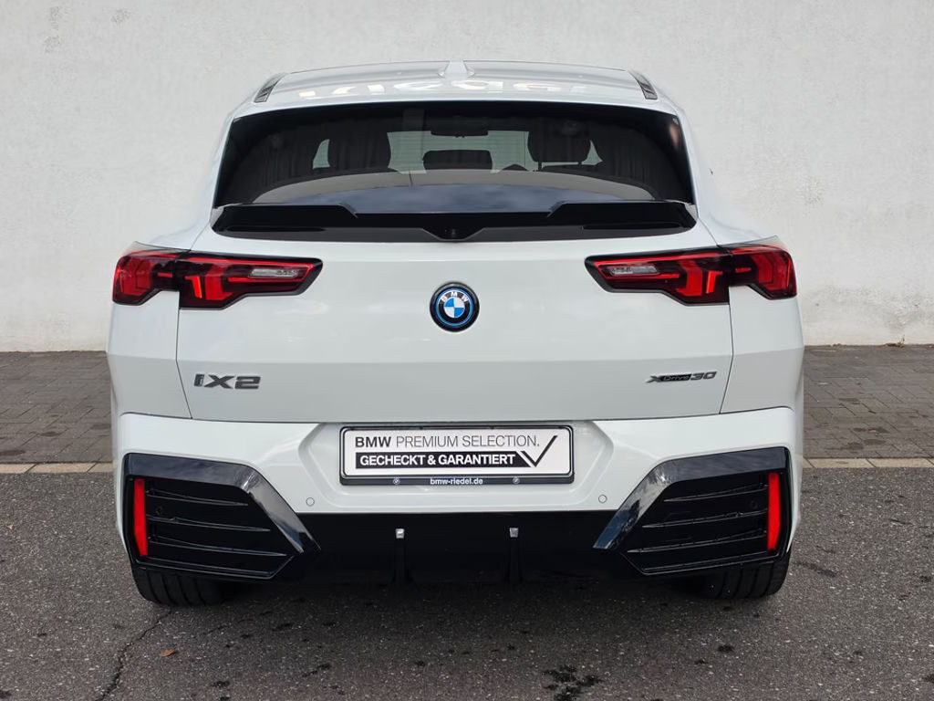 BMW iX2