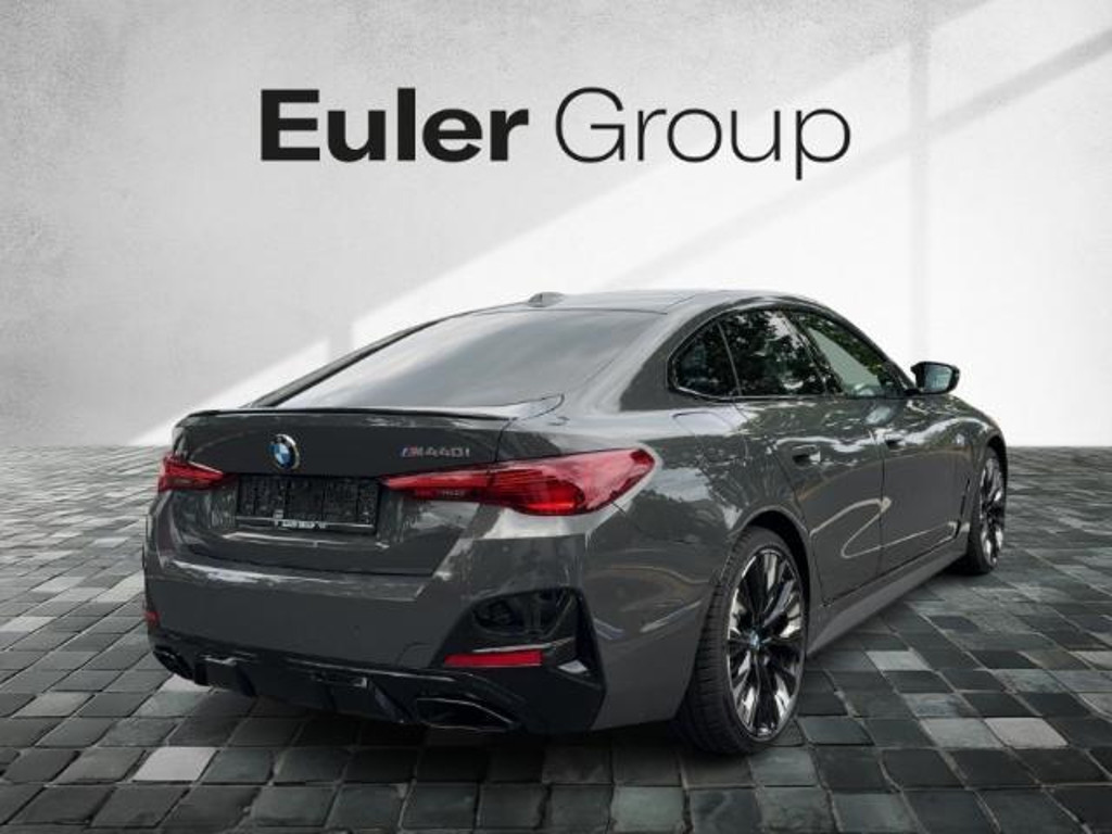 BMW M440