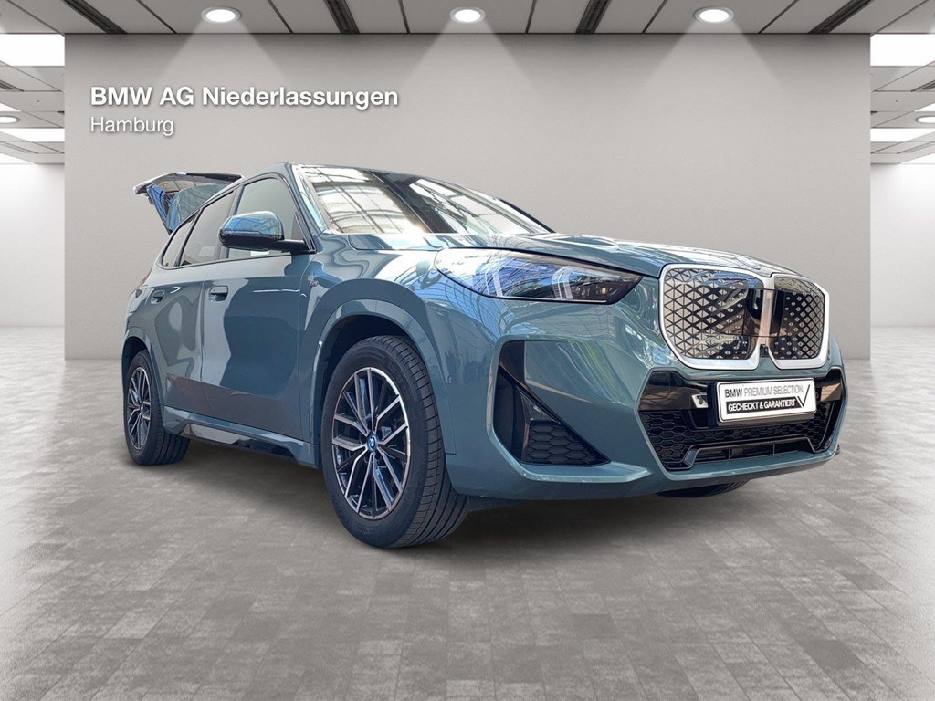 BMW iX1