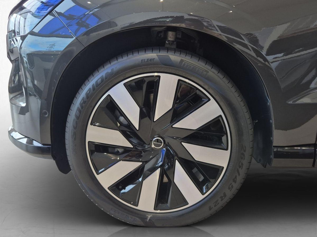 Volvo EX90