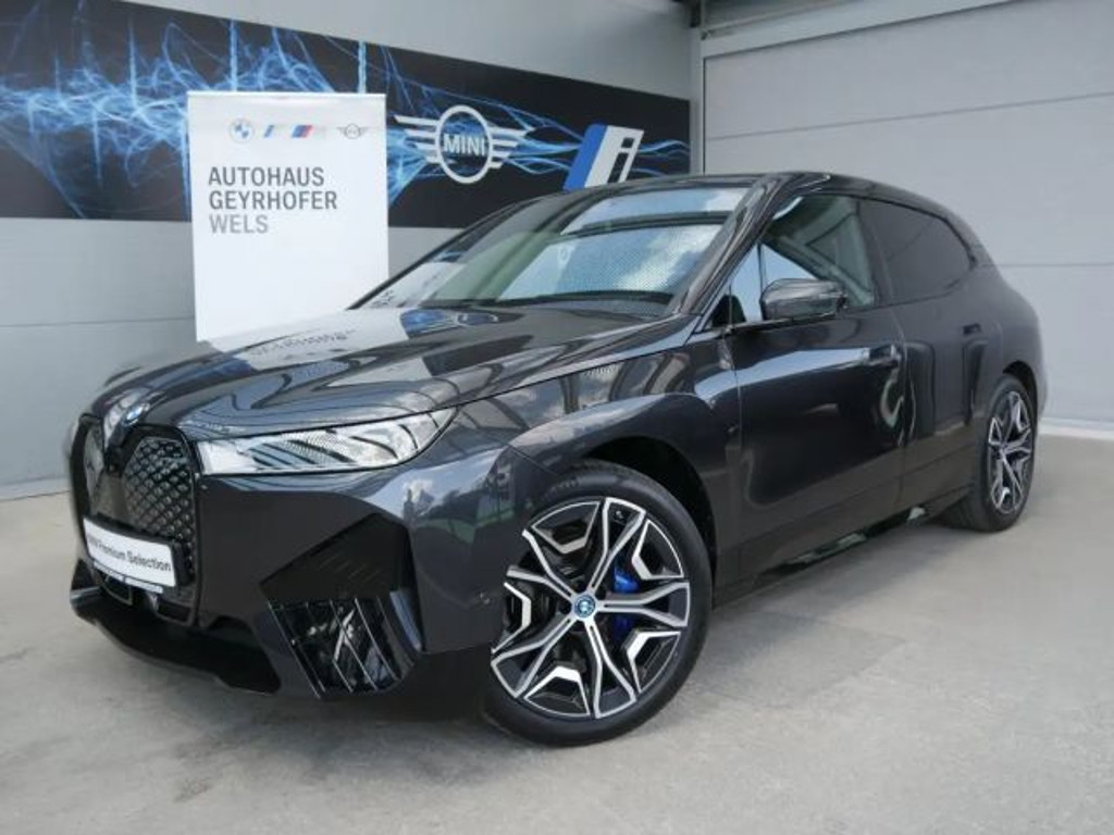 BMW iX