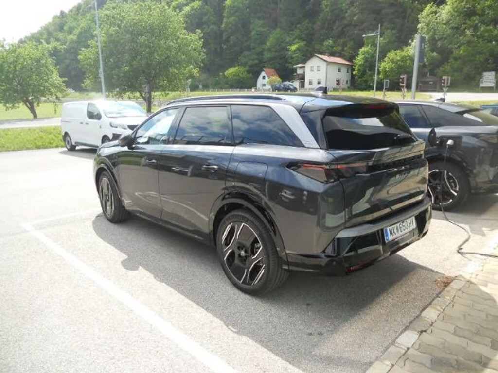 Peugeot E-5008 Elektro 210 73kWh
