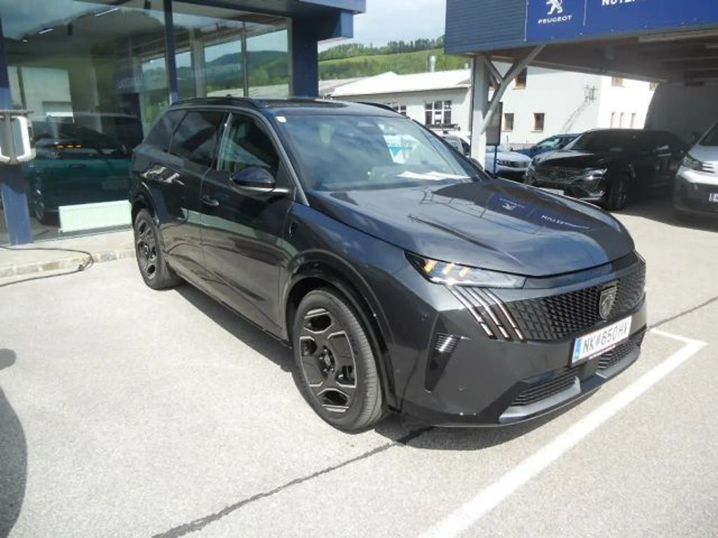Peugeot E-5008
