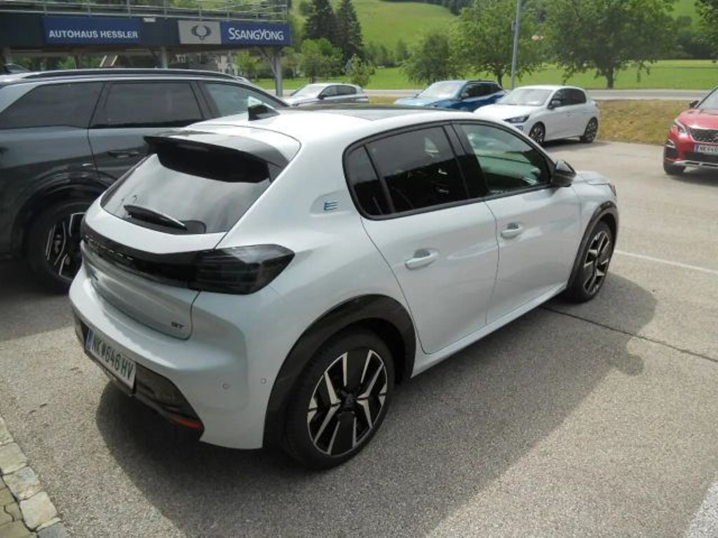 Peugeot e-208