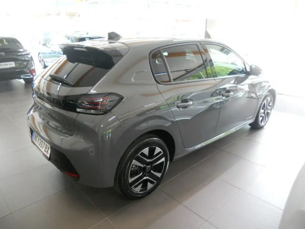 Peugeot e-208