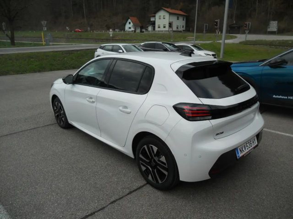 Peugeot e-208