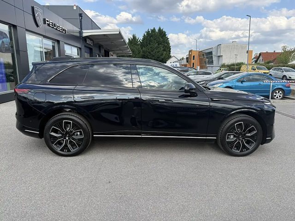 Xpeng G9