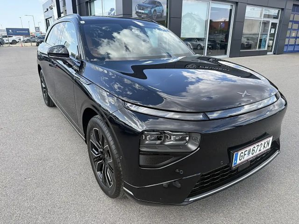 Xpeng G9