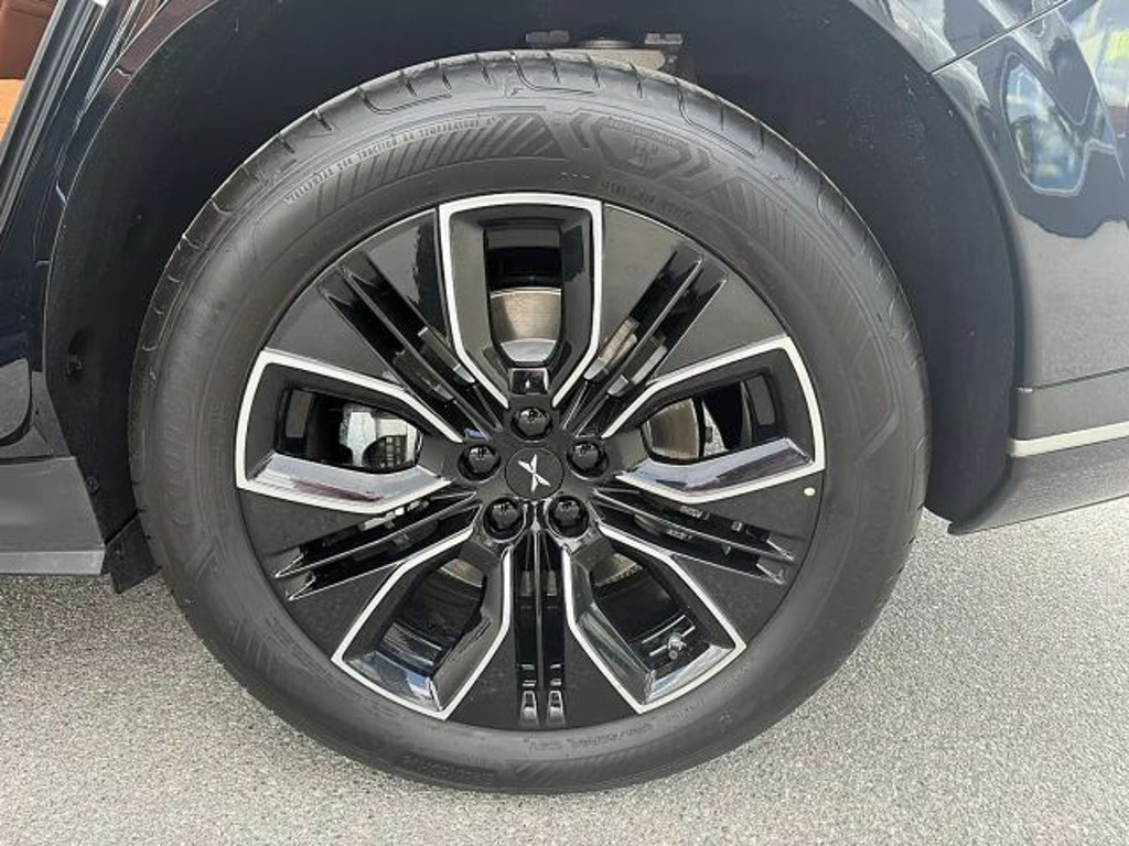 Xpeng G9