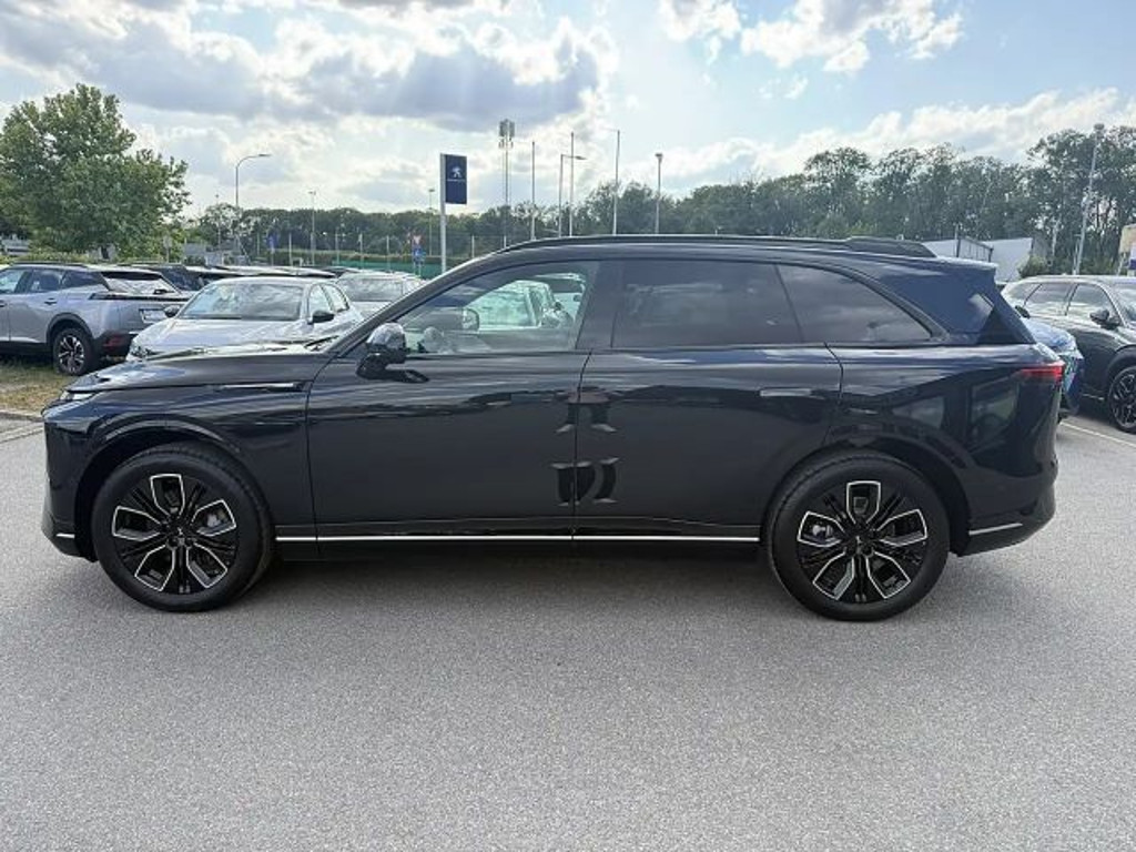 Xpeng G9