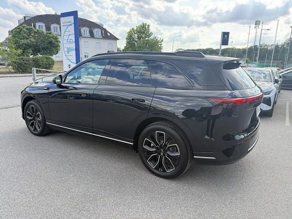 Xpeng G9