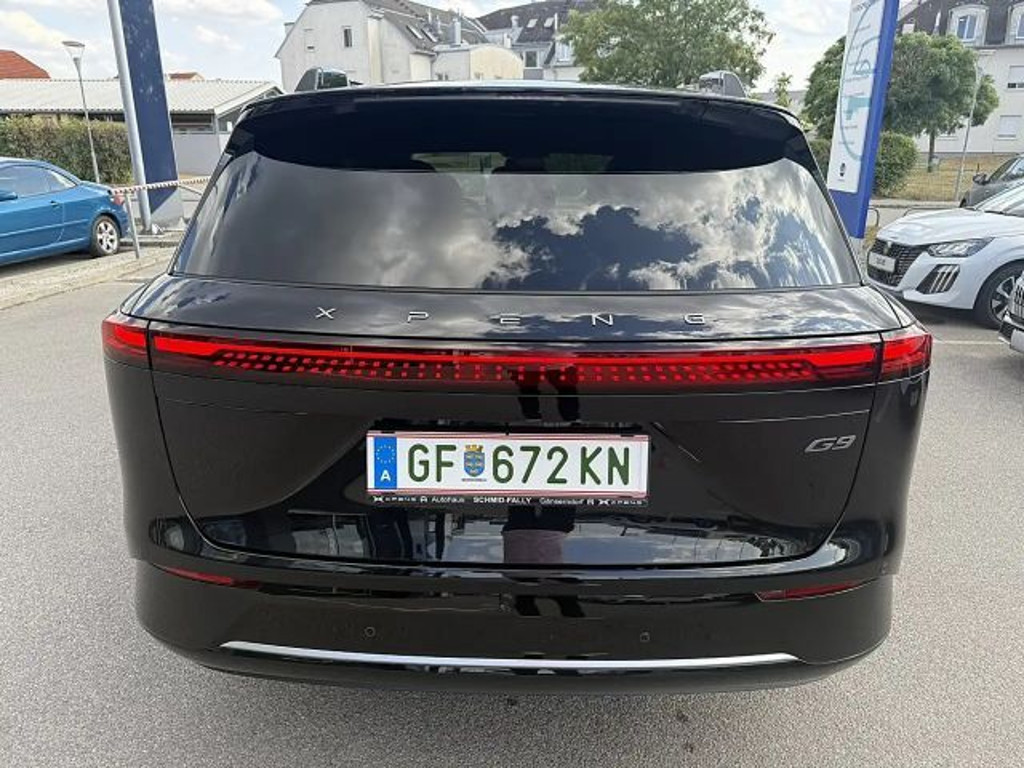 Xpeng G9