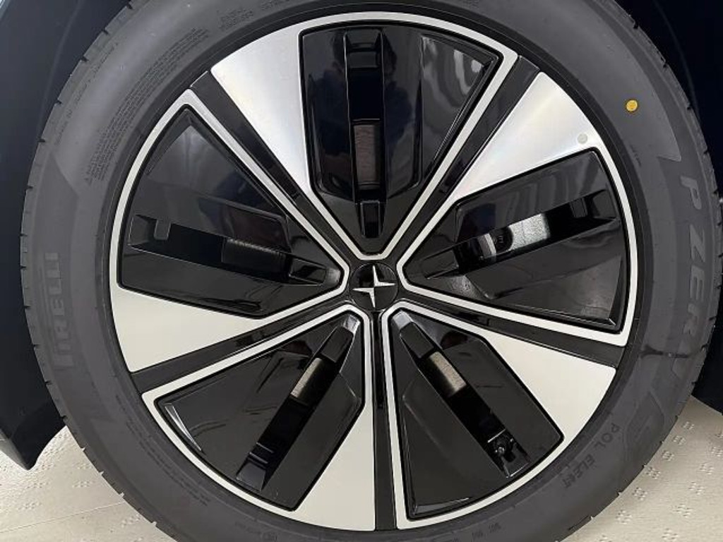 Polestar 4