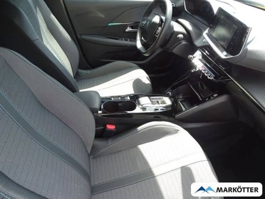 Peugeot e-208