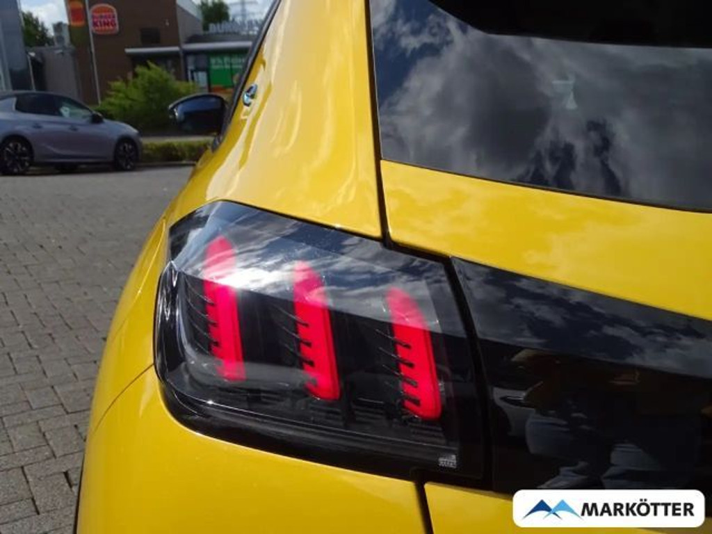 Peugeot e-208