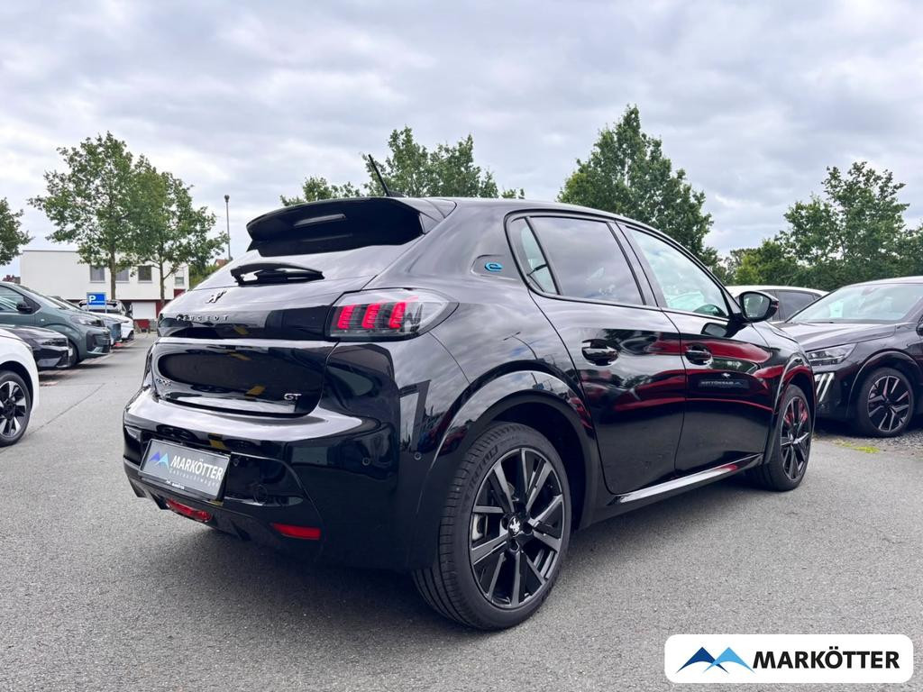 Peugeot e-208