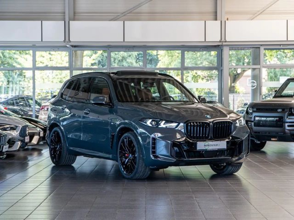 BMW X5 50e M Pano AHK Luft Carbon Inno UPE: 131.290 €