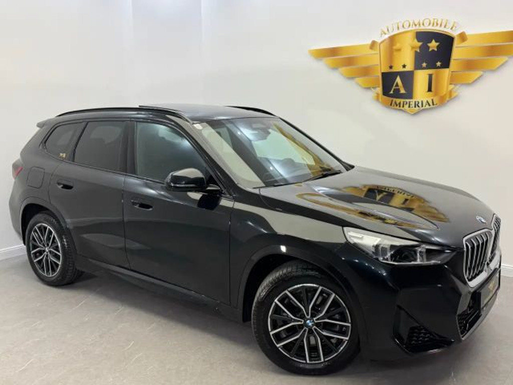 BMW X1 xDrive23i (U11) // M-PAKET // 1. BESITZ // PANO //