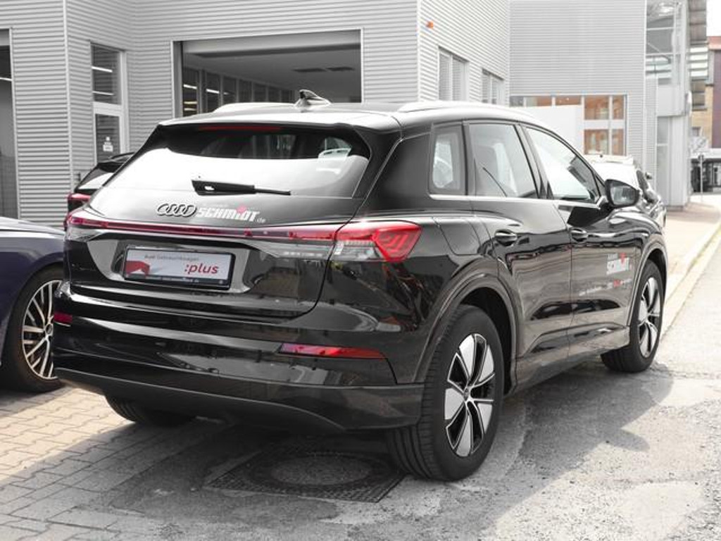 Audi Q4 e-tron SUV e-tron AHK Tech Navi Klima LM19 virtual W