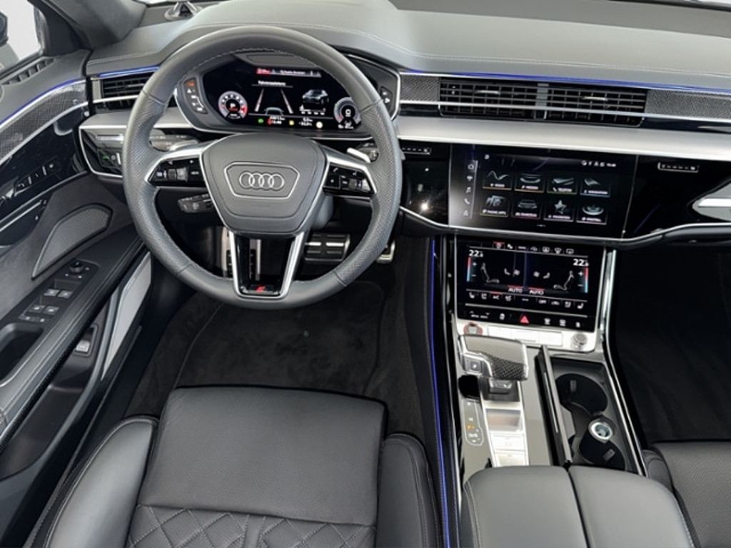 Audi S8