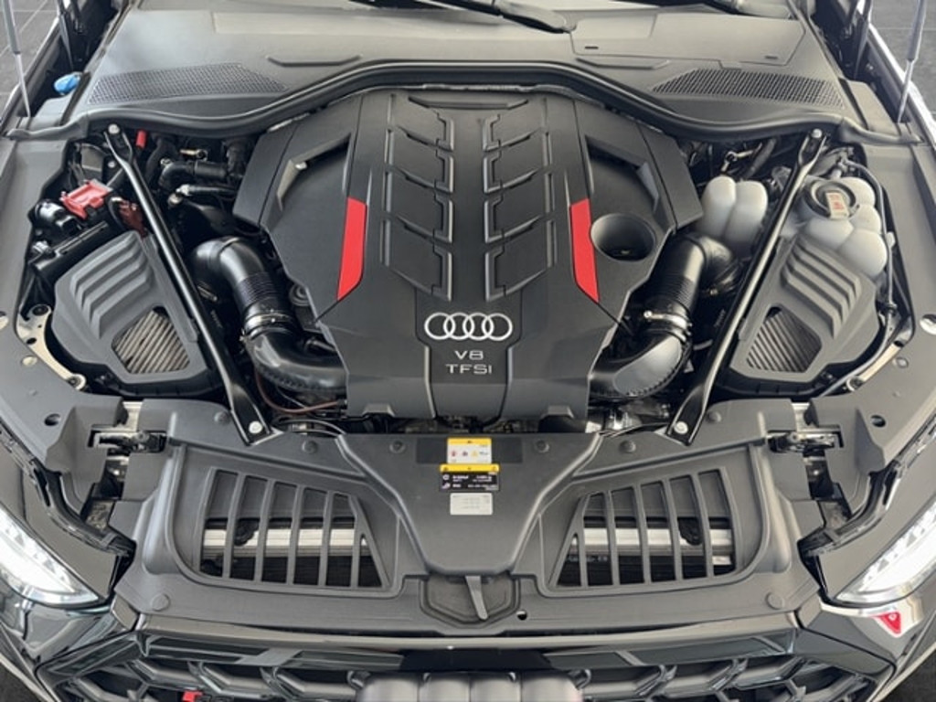 Audi S8