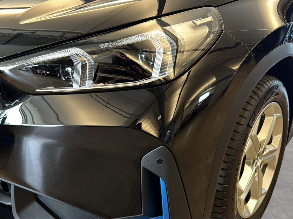 BMW iX1
