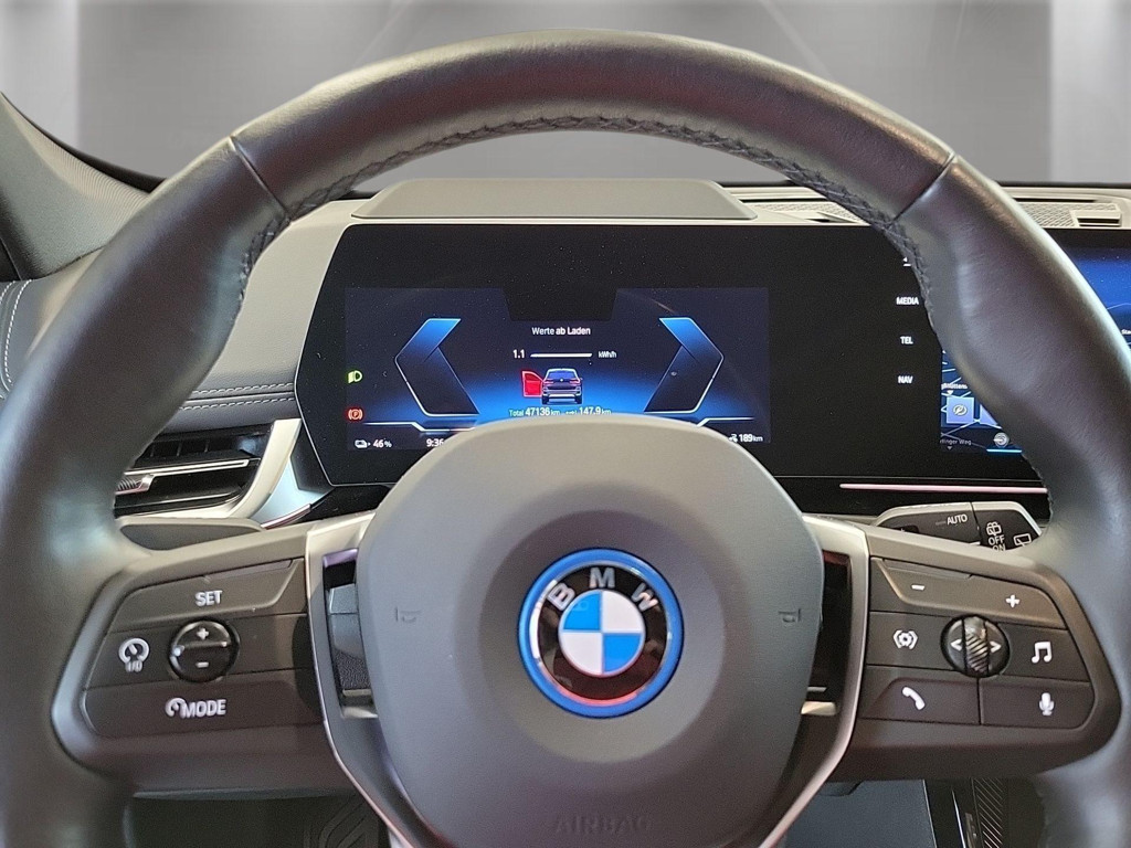BMW iX1