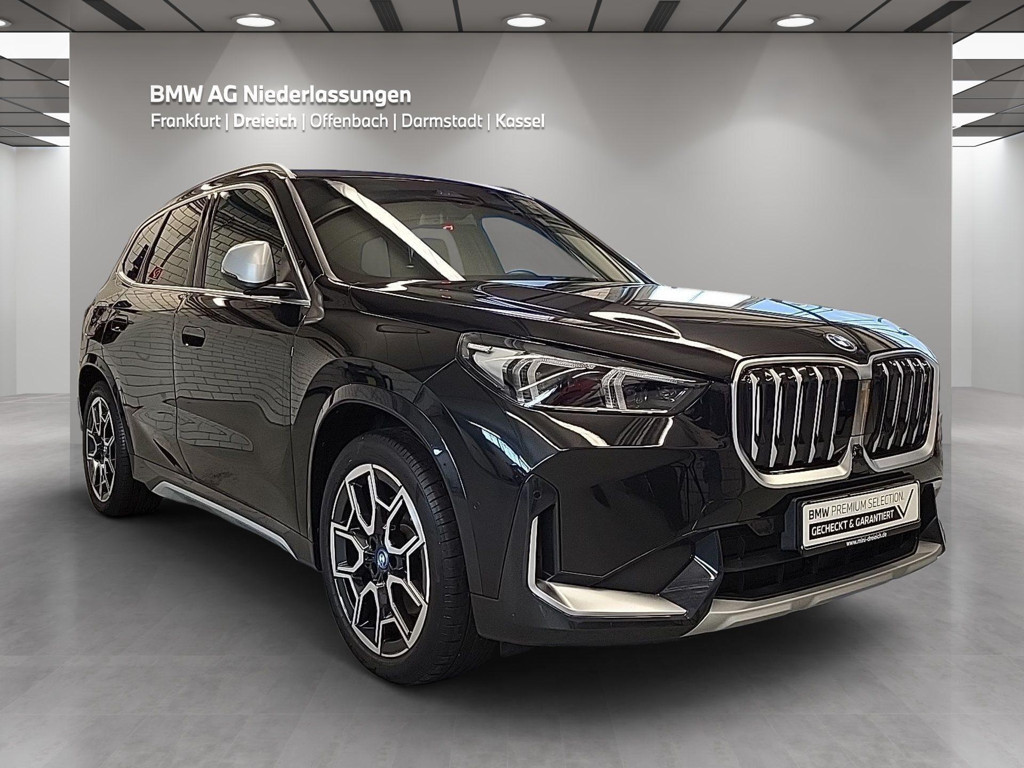 BMW iX1
