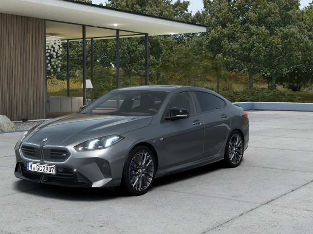 BMW M235