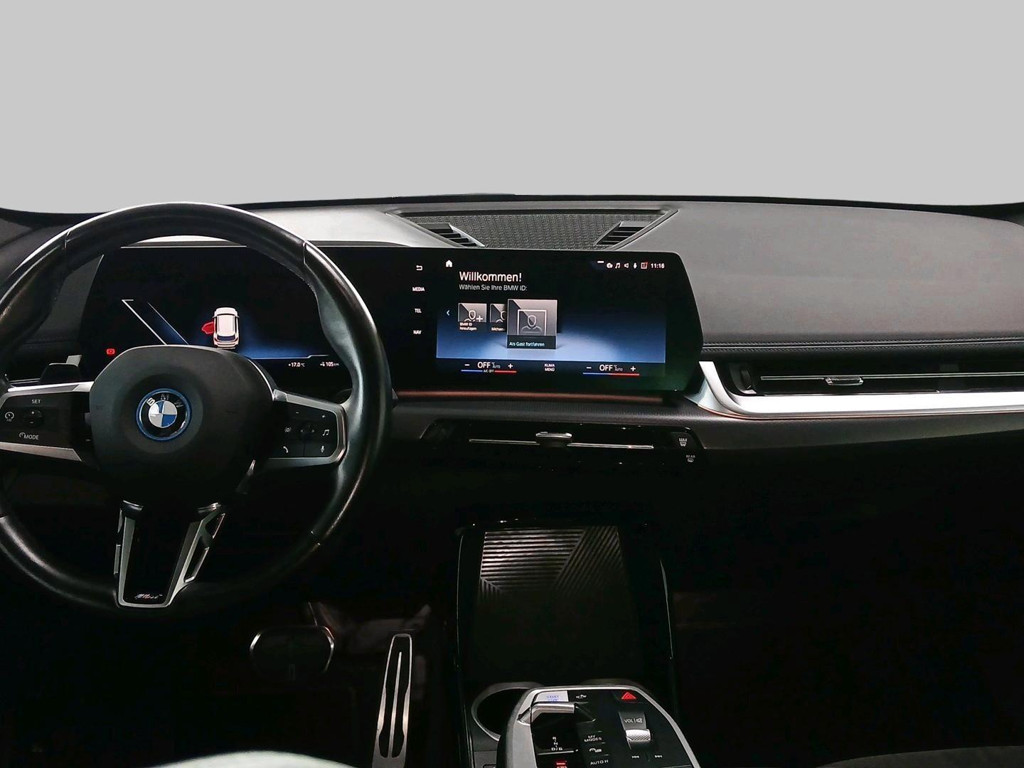 BMW iX1