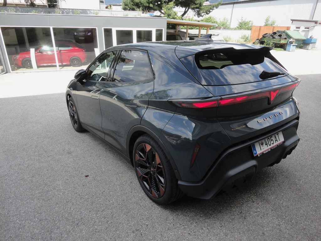 Cupra Raval
