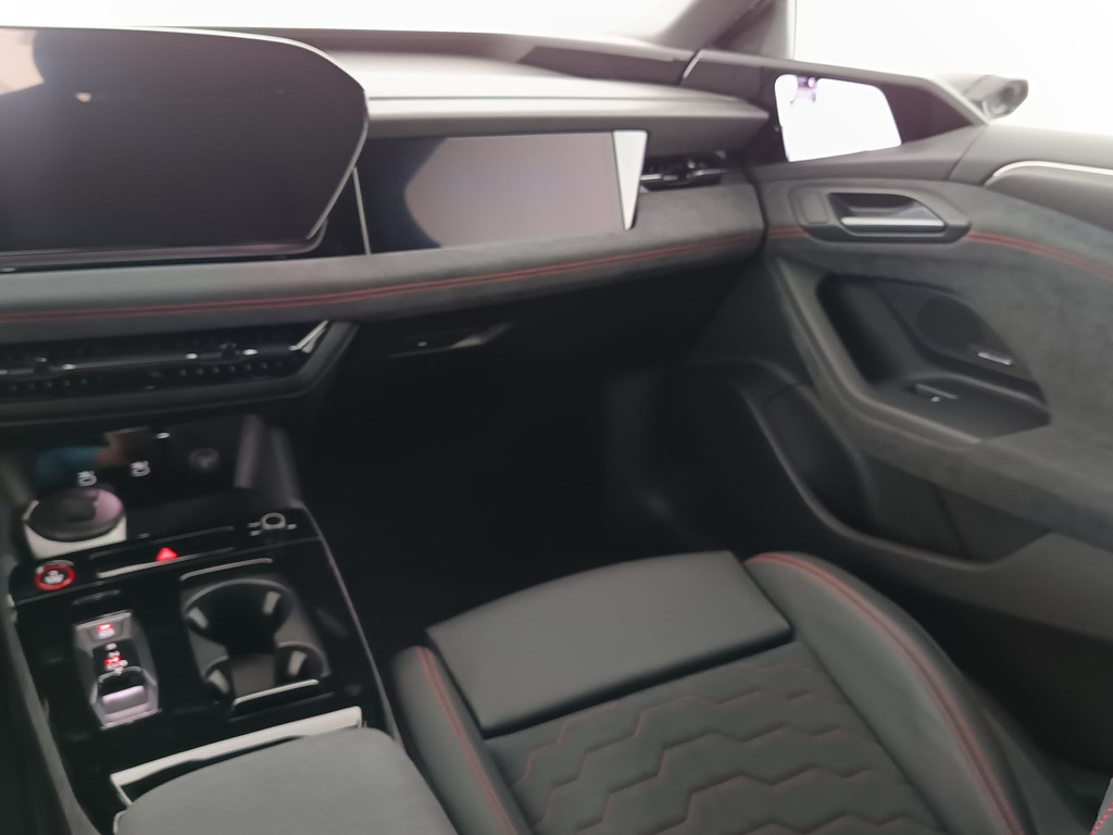 Audi S6 e-tron