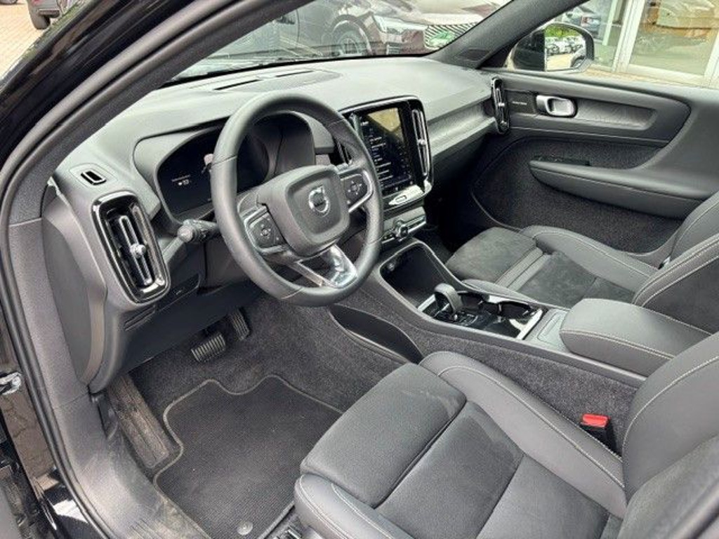 Volvo EX40