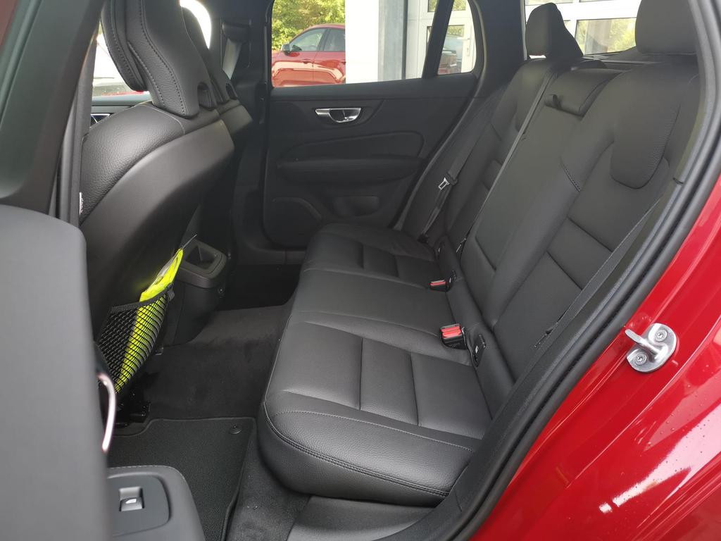 Volvo V60 Plus Dark
