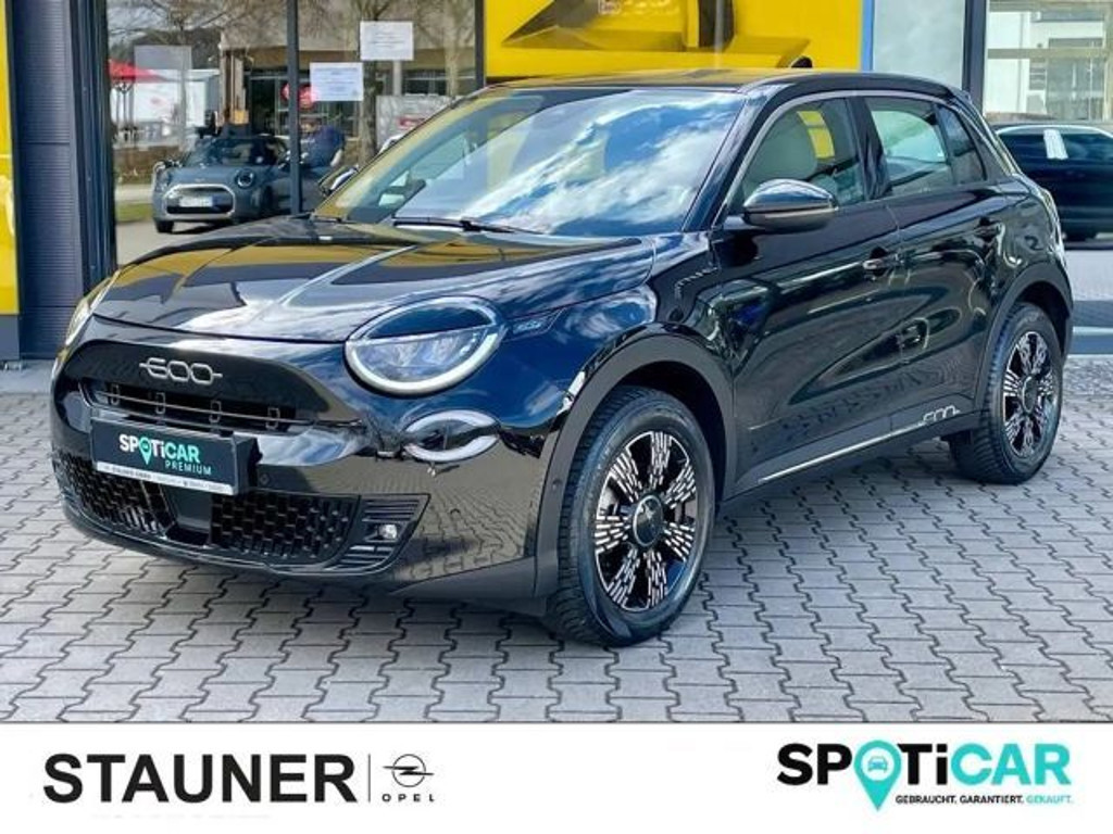 Fiat 600e Hybrid 48V T3 eDCT *180°KAMERA*LED*SHZ*CARPLAY*
