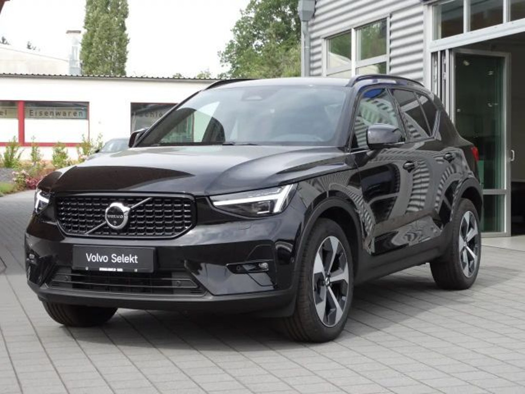 Volvo XC40 Plus Dark