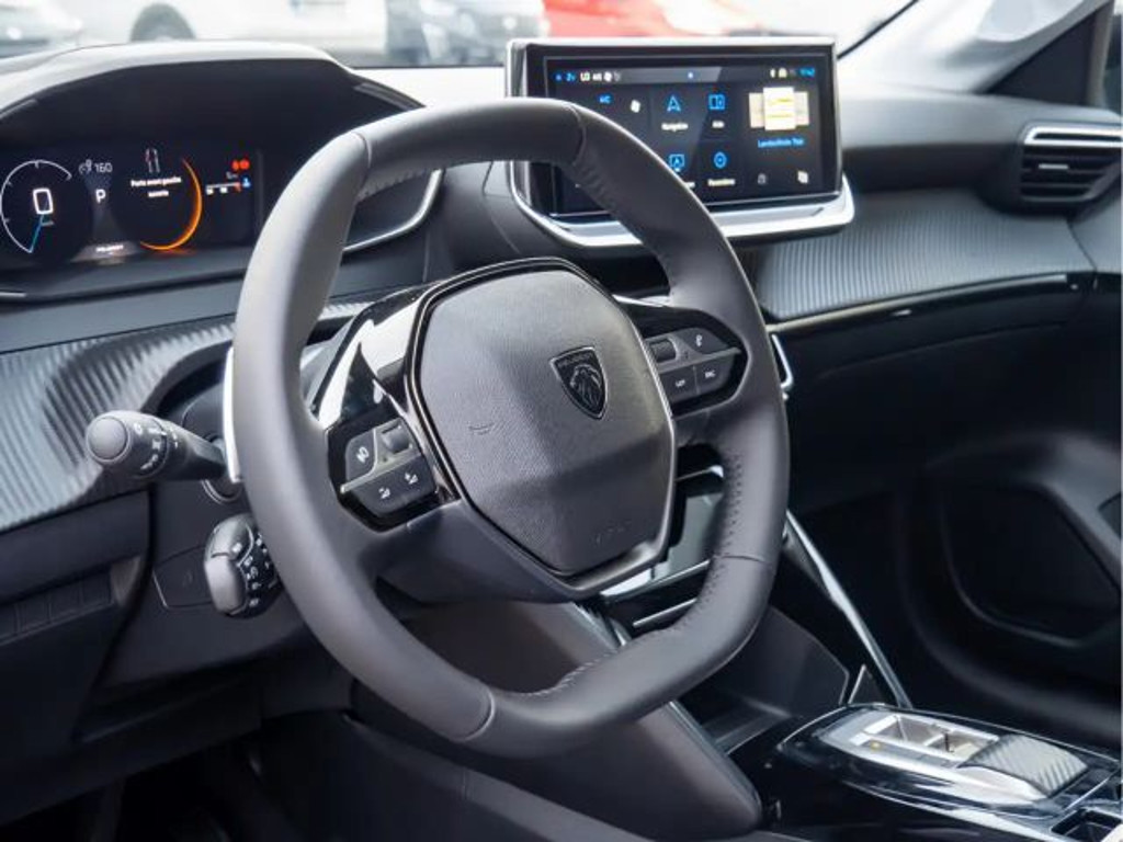 Peugeot e-208