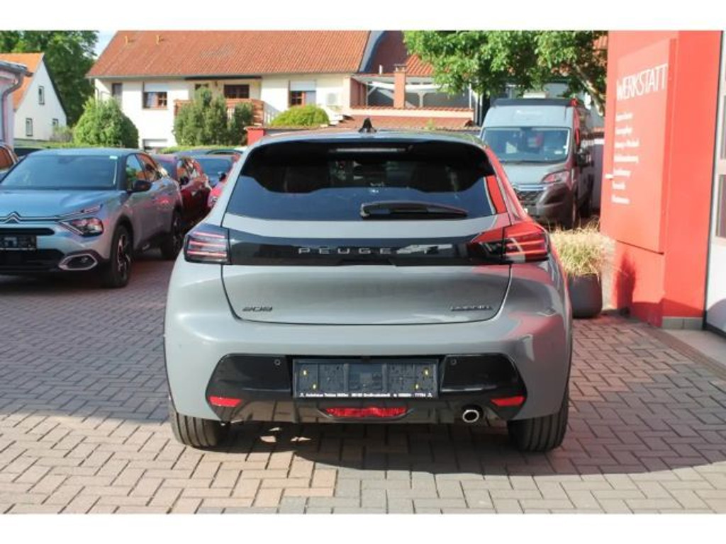 Peugeot e-208