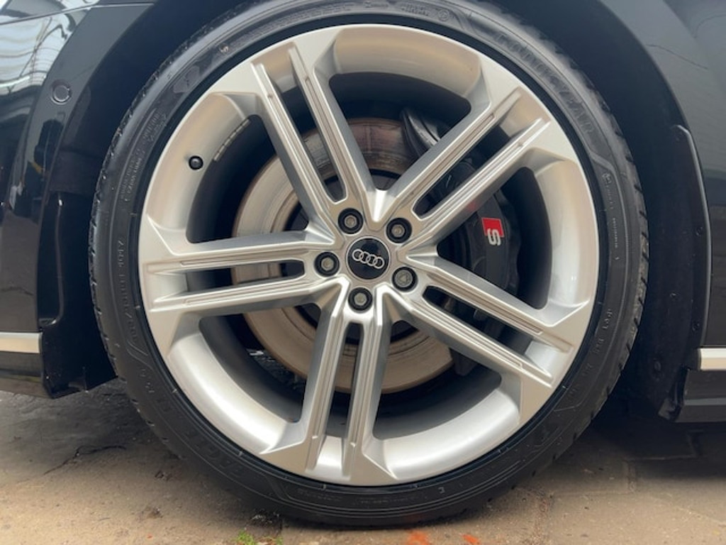 Audi S8