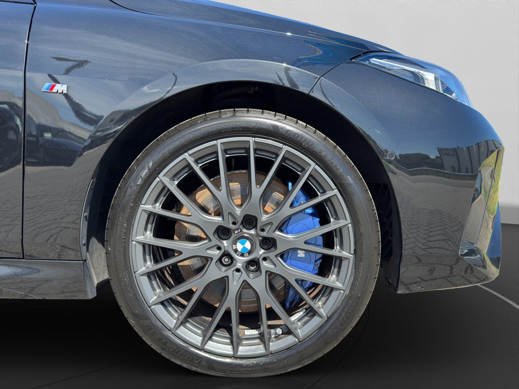 BMW M235