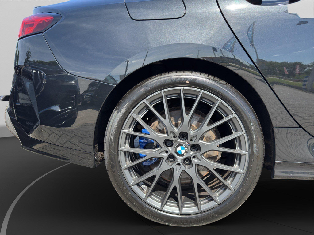 BMW M235