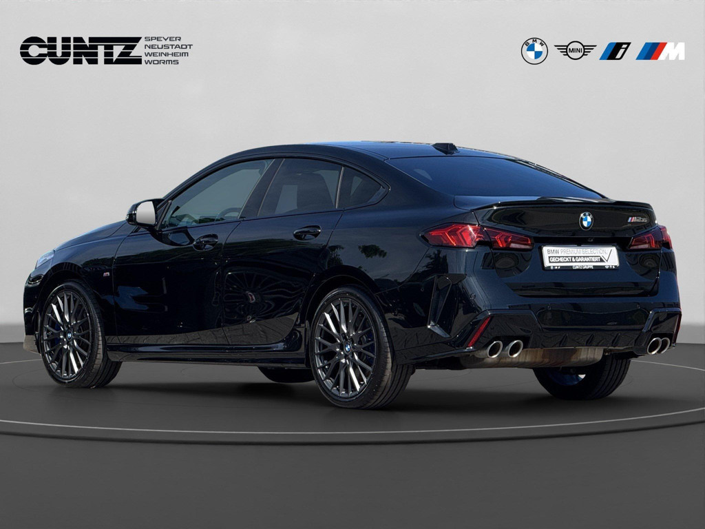 BMW M235