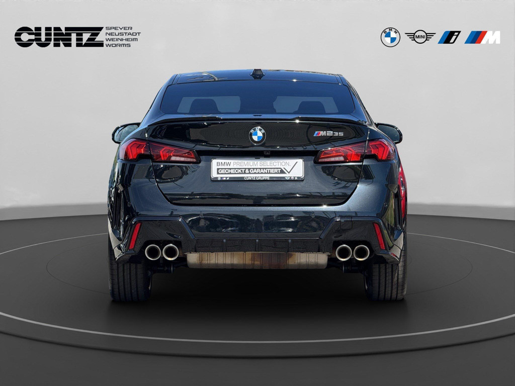 BMW M235