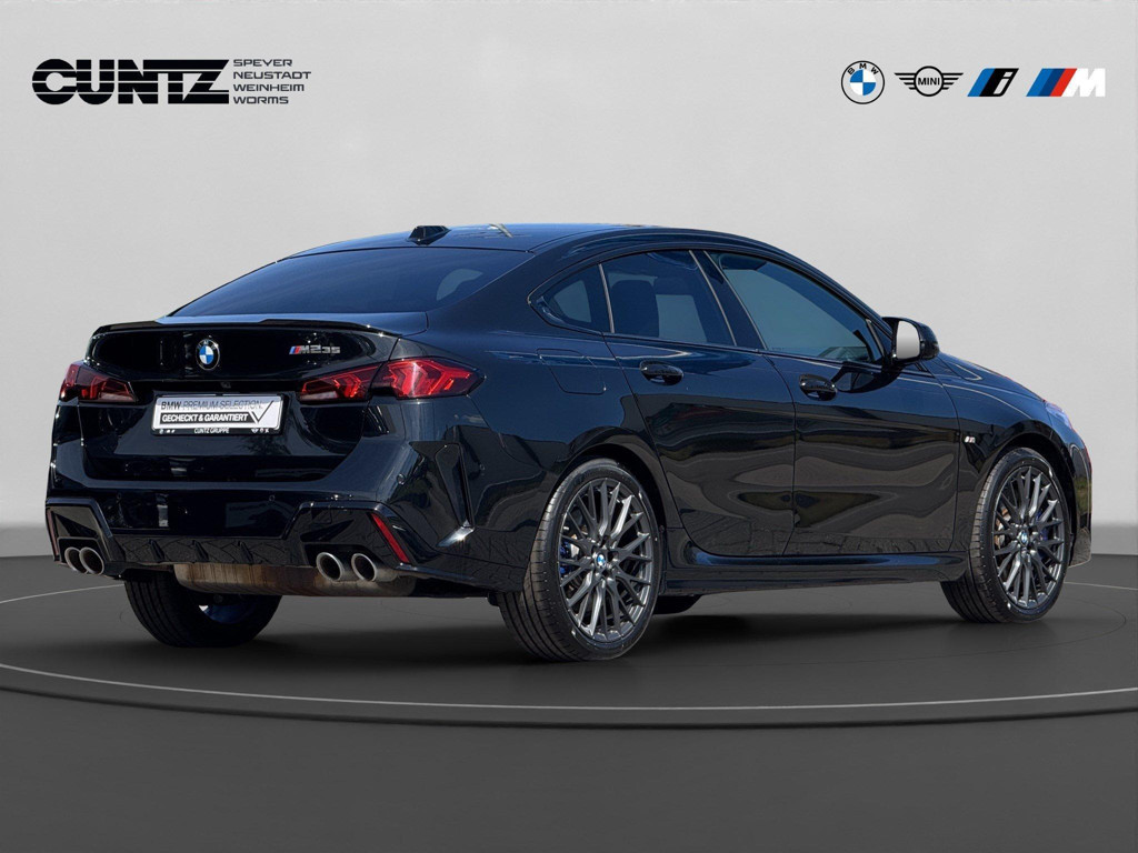 BMW M235