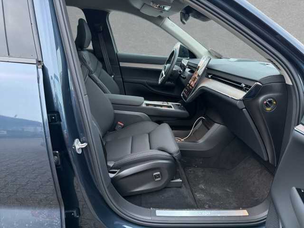 Volvo EX90