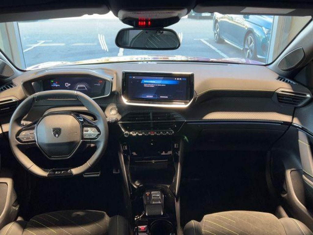 Peugeot e-208