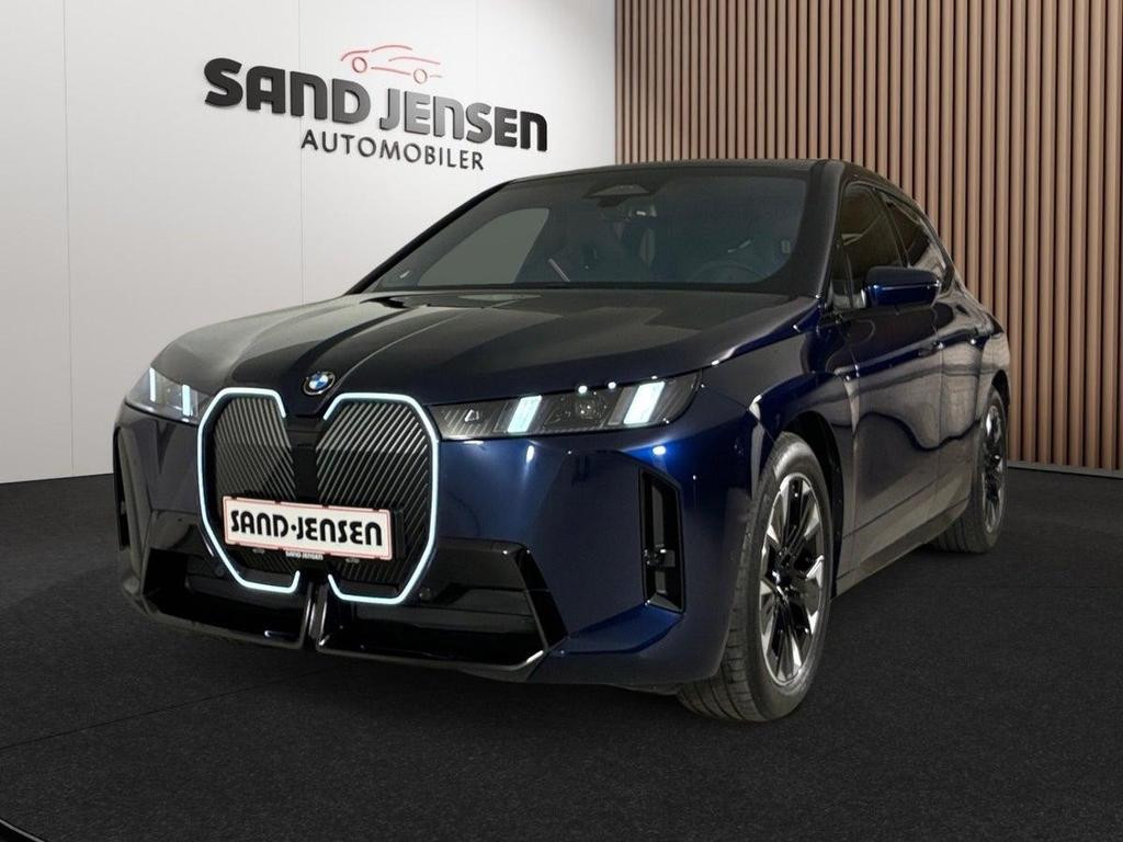 BMW iX