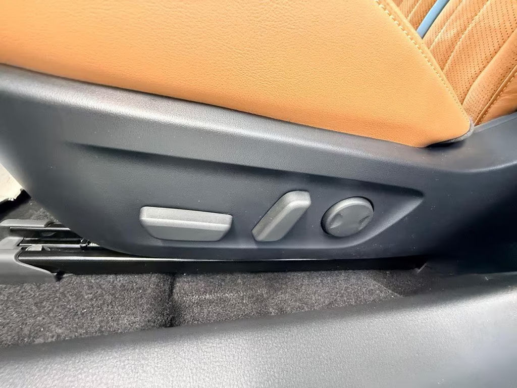 Mazda 6e