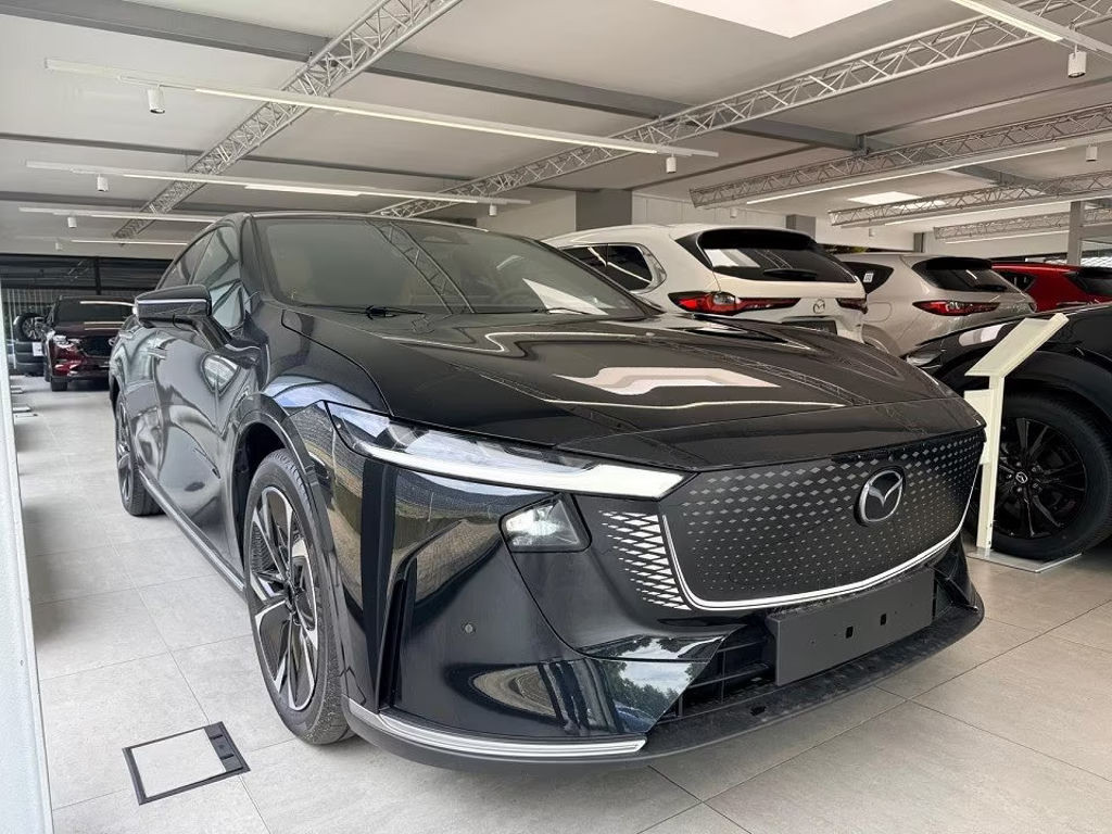 Mazda 6e